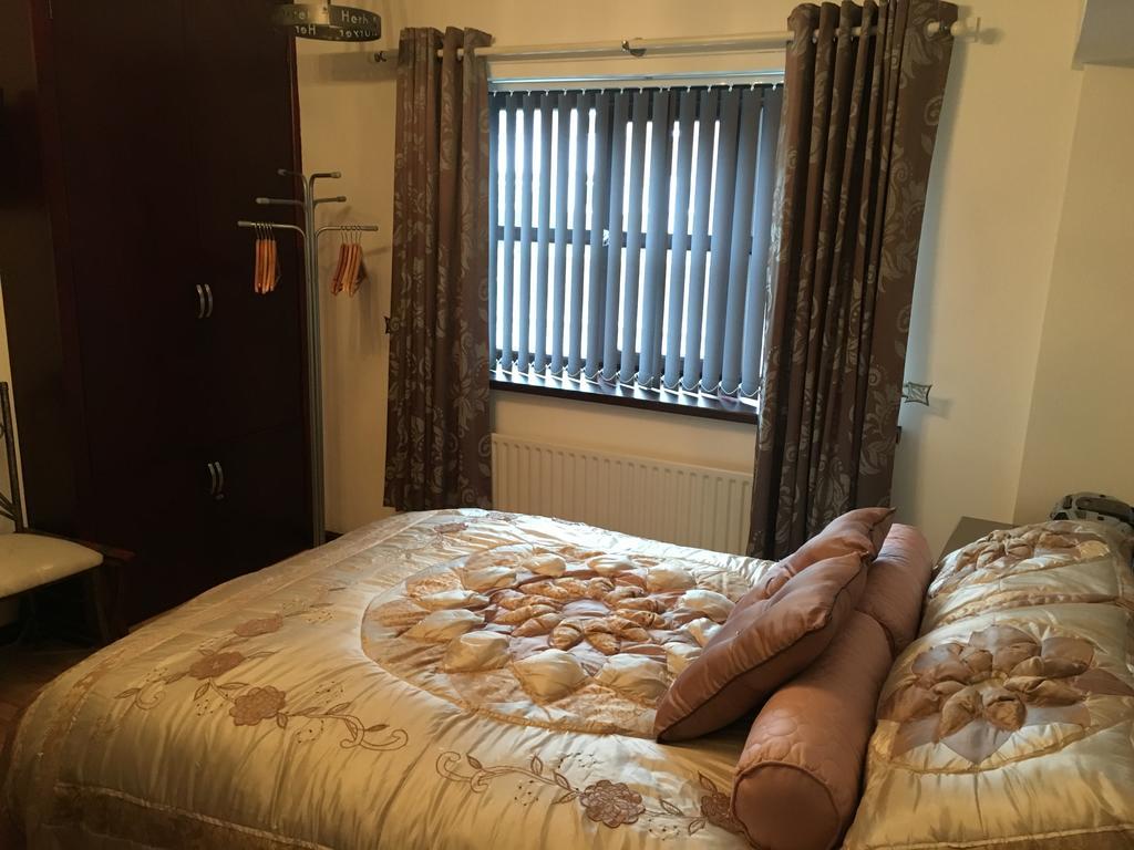 Smithy Lodge Guest House Leyland Buitenkant foto